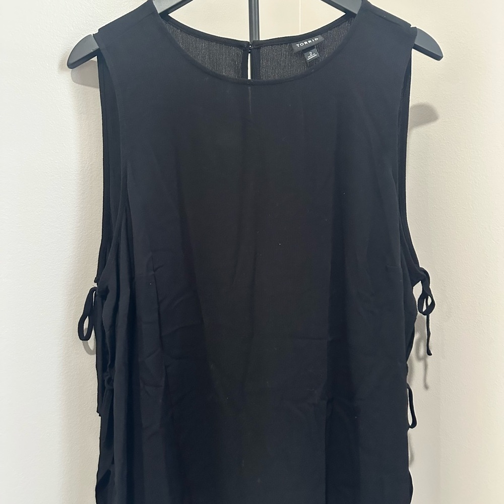 torrid Black Sleeveless Tank with Side Tie Detail - Picture 6 of 11